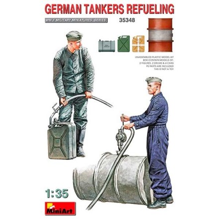 MiniArt Figuras German Tankers Refueling 1/35