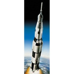 Revell Model w/ accessories Apollo 11 Saturn V Rocket 1:96