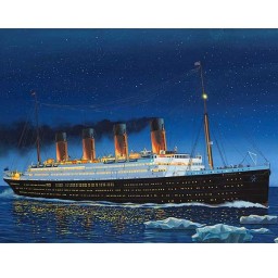 Revell Model Boat R.M.S. Titanic 1:700