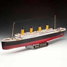 Revell Model w/ accessories Boat R.M.S. Titanic 100th Ann. 1:400